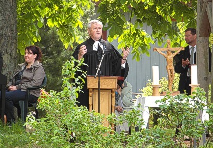 Einweihung Spatzenhof 27.04.2014: Pfr.i.R. Erdmann Paul predigt